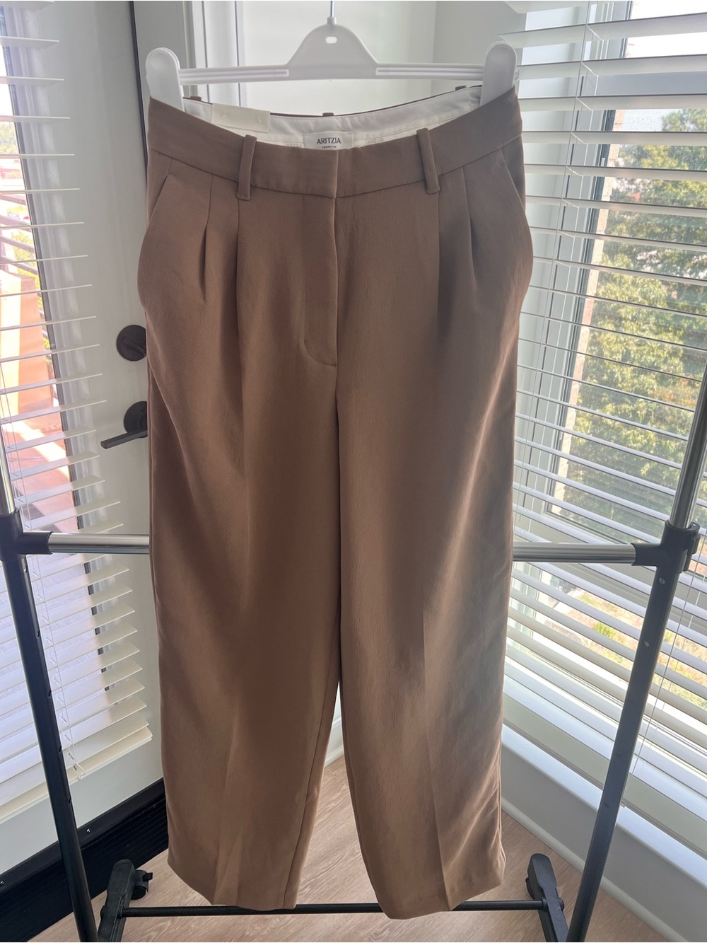 Aritzia Effortless Pant in Crepette fabric, Folio Taupe